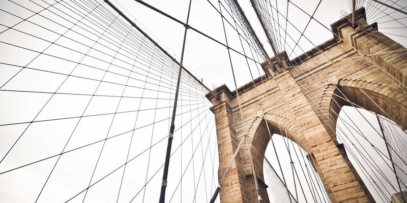 数据中台架构深度解构：从概念到落地的数据治理、服务化与资产化实践指南