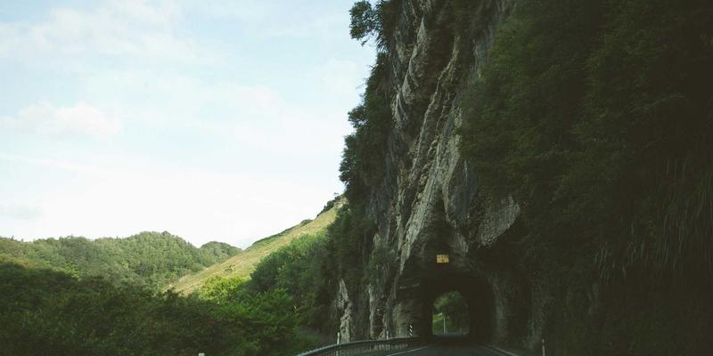 现代API架构选型指南:深度解析REST、GraphQL与gRPC-Web的核心差异与最佳实践